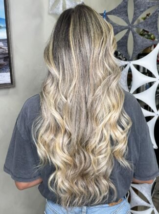 Corte com movimento e cor natural